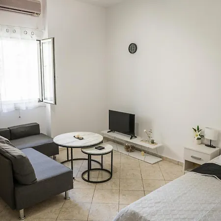 Happy Room-2' From Sea Lägenhet Kalamata